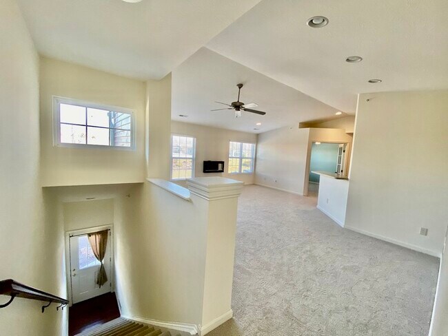 Foto del edificio - 2325 Twelve Oaks Dr