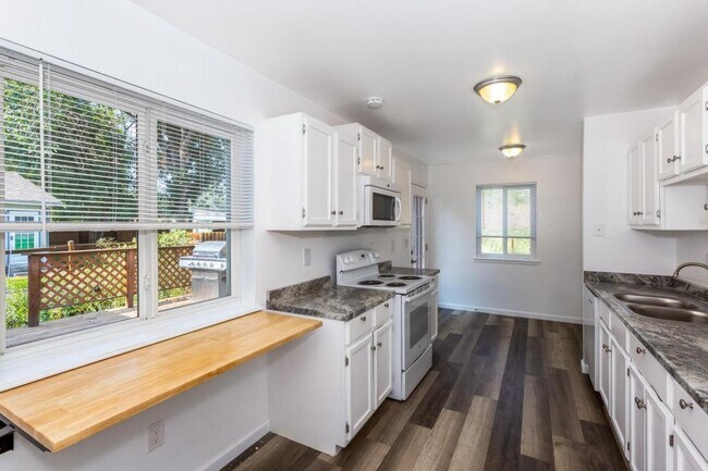 Foto del edificio - 2728 Alan St