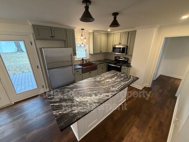 Foto del edificio - 1812 Greentree Rd