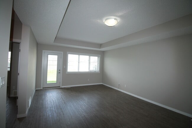 Building Photo - 3938 Claxton Loop SW