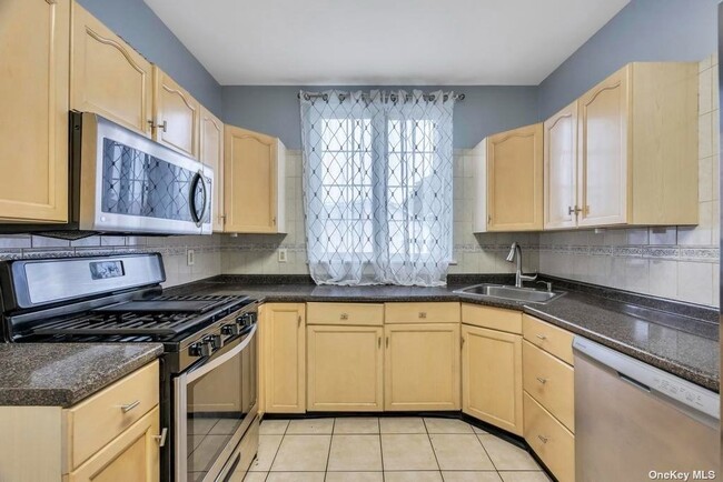 Building Photo - 1478 Rosser Ave