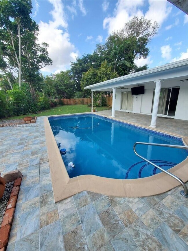 Foto del edificio - 3607 NW 82nd Terrace