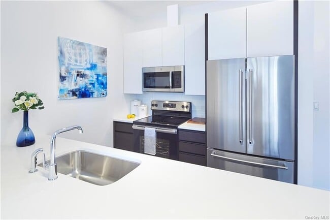 Foto del edificio - 270 Waverly Ave