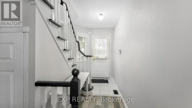 Photo du bâtiment - 445 Apache Ct