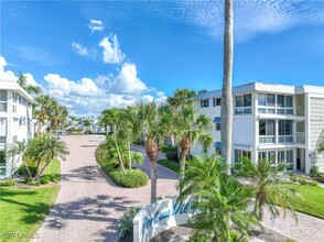 Building Photo - 2100 Gulf Shore Blvd N