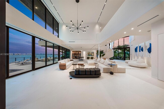 Foto del edificio - 11400 N Bayshore Dr