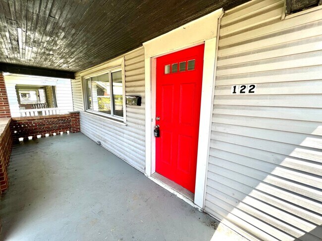 Building Photo - Newly Rehabbed Single Family in Dayton!