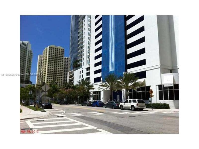 Foto del edificio - 1200 Brickell Bay Dr