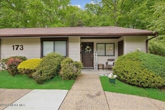 Building Photo - 173 Amberly Dr
