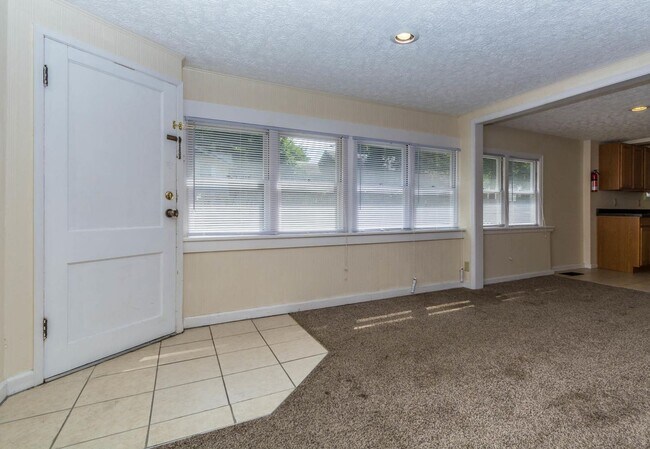 Foto del edificio - 115 E 16th St