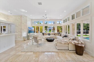 Building Photo - 18 Nurmi Dr
