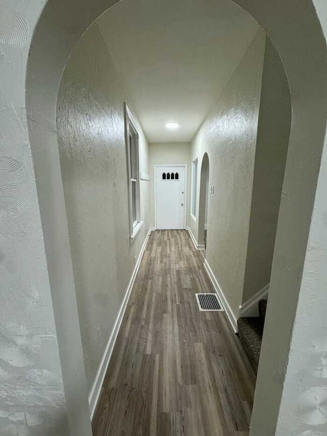 Building Photo - Newly Renovated Section 8 Friendly Home