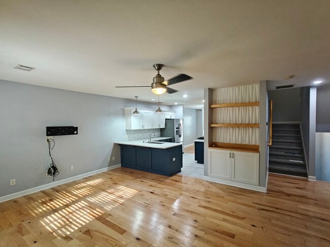 Building Photo - 5970 Grovegate Ln
