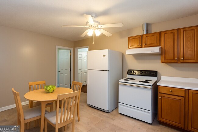 Foto del edificio - 3172 Humphries Dr SE