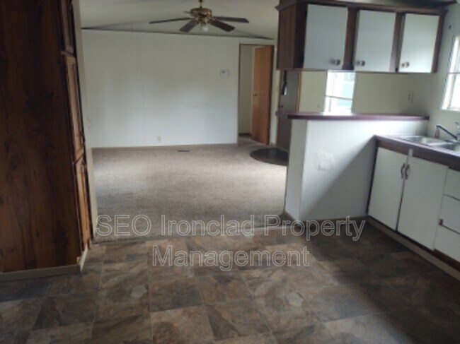 Foto del edificio - 62846 Byesville Rd