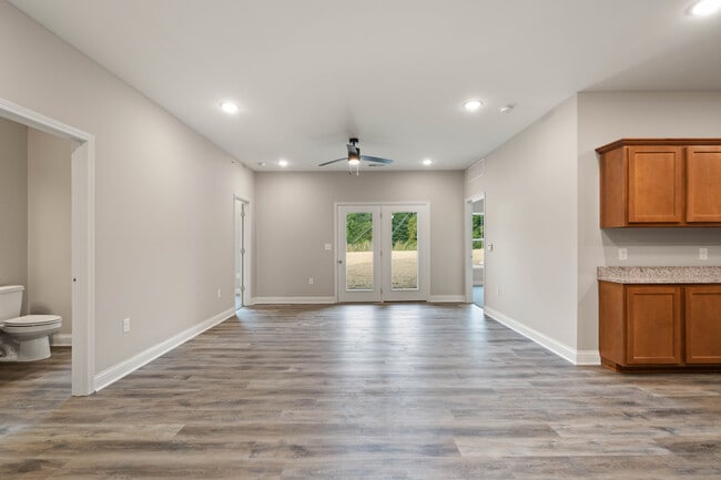 Building Photo - Adelyn Apartments