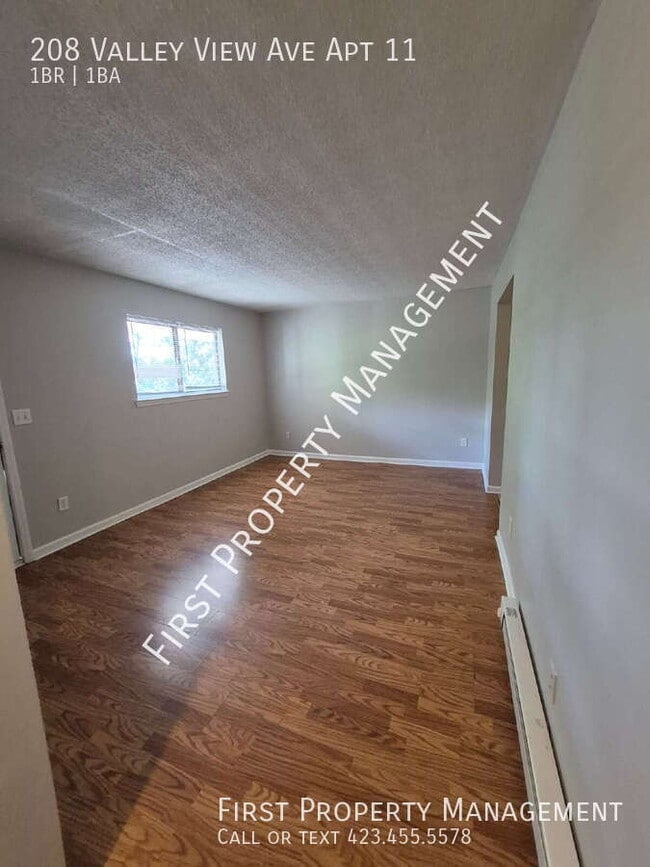 Building Photo - 208 Valley View Ave