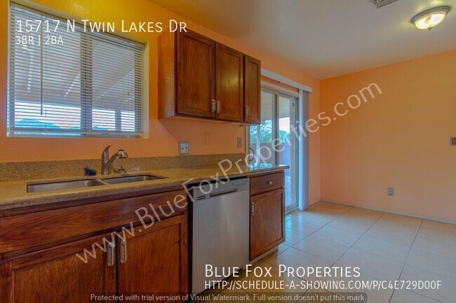 Building Photo - 3 Bed home in Catalina, large yard and tal...
