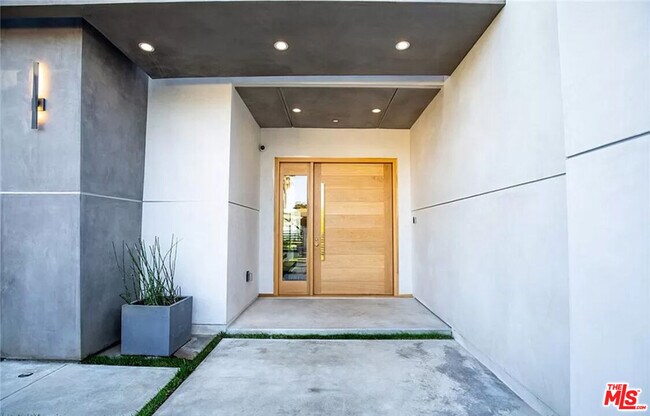 Foto del edificio - 13812 Cumpston St