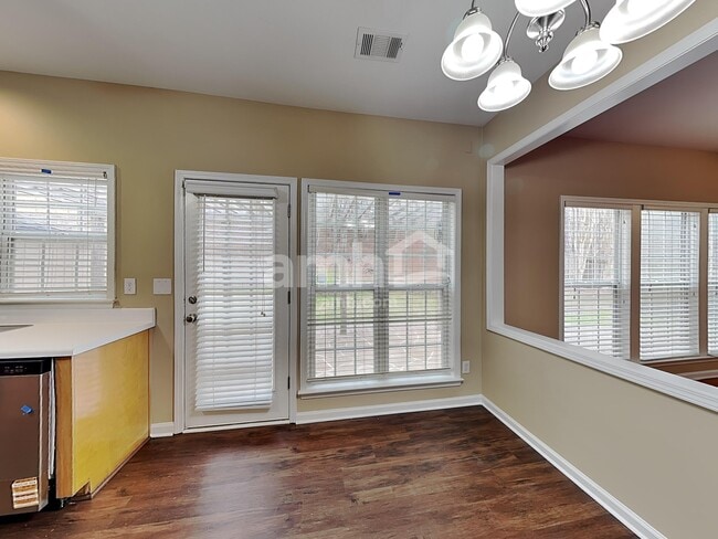 Building Photo - 5715 Oxborough Way