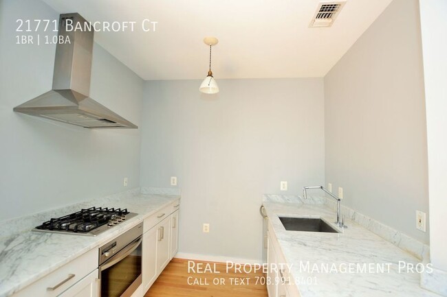 Foto del edificio - 21771 Bancroft Ct