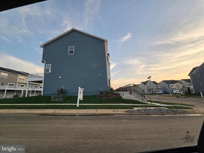 Building Photo - 1368 Red Clover Ln