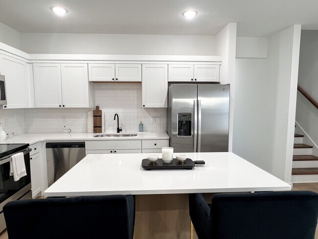 Foto del edificio - 285 Johnson Cir