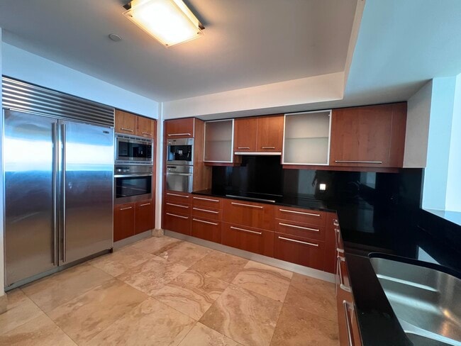 Foto del edificio - 1331 Brickell Bay Dr