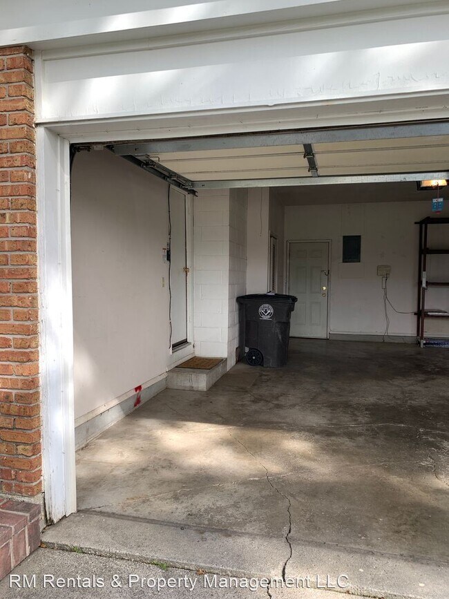 Building Photo - 3 br, 1.5 bath House - 3726 Burrwood Terrace