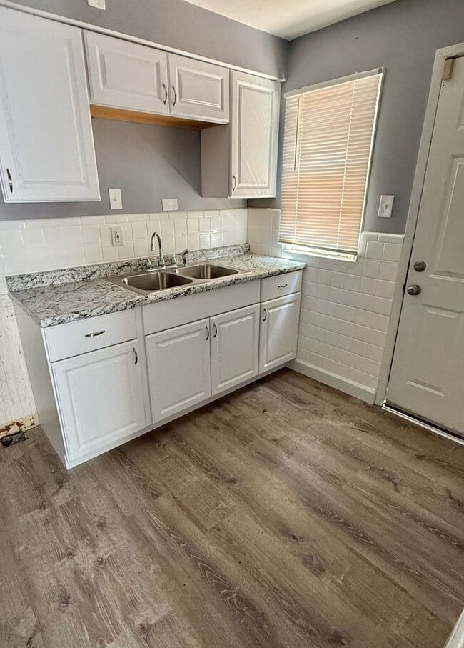 Building Photo - 3 Bedroom Home for Rent