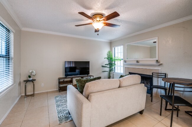 Foto del edificio - 4748 Old Bent Tree Ln