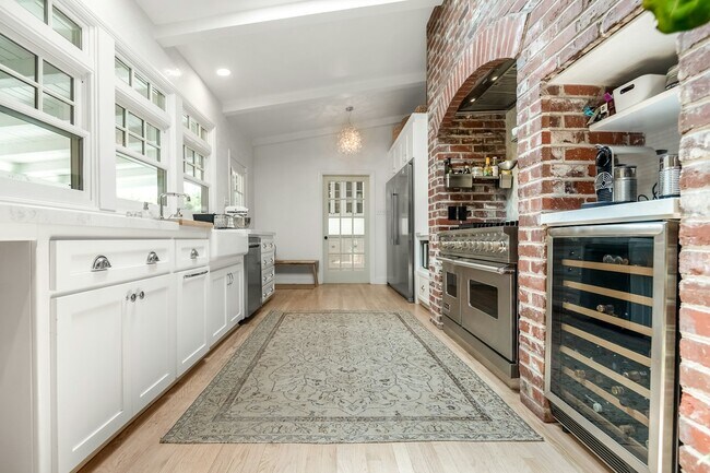 Foto del edificio - 1531 W Laurel Ave