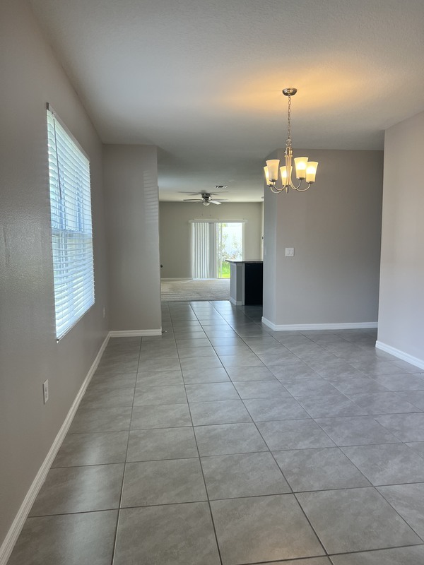 Foto del edificio - 136 Fall Glo Rd