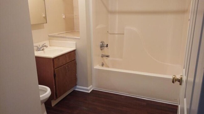 Foto del edificio - 4103 Blue Lick Ct