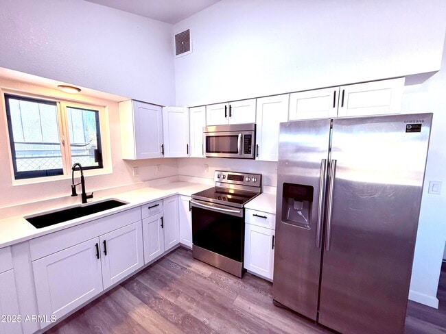 Foto del edificio - 1009 E Chipman Rd