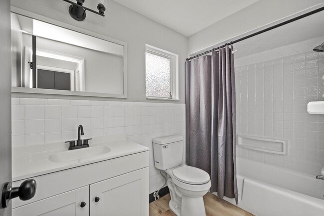 Building Photo - Stunning 3 bedroom home in Turtle Creek av...