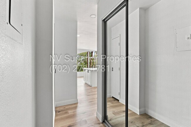 Building Photo - 3111 Bel Air Dr
