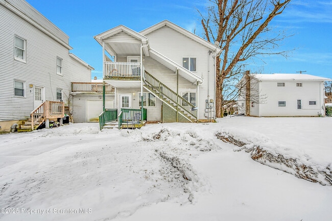 Foto del edificio - 108 E Market St