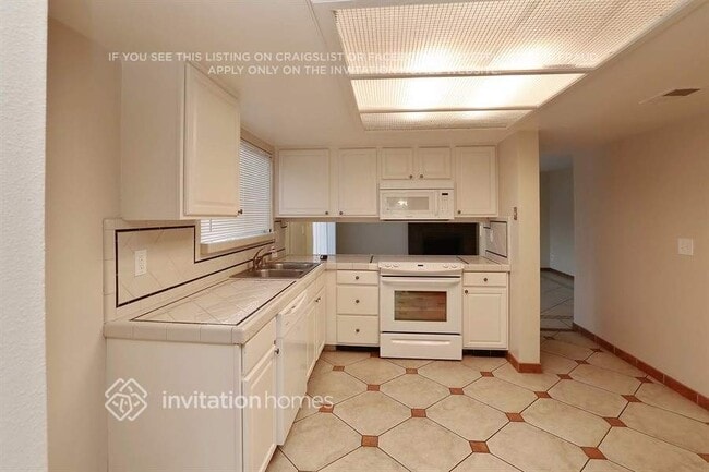 Building Photo - 1207 Humphrey Dr