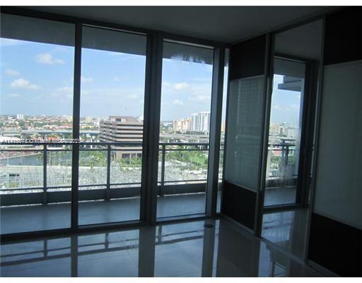 Foto del edificio - 92 SW 3rd St