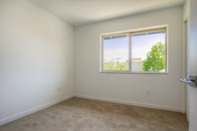 Foto del edificio - 4061 NE 50th St