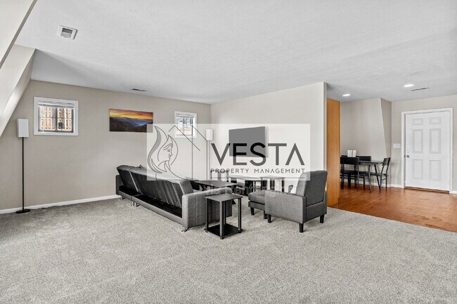 Foto del edificio - 588 Ray Hill Rd