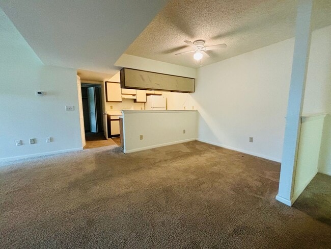Building Photo - 1315C Henry Ln