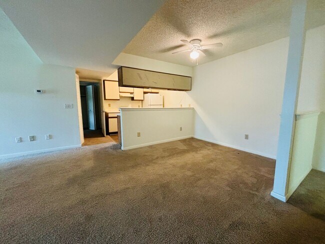 Foto del edificio - 1315C Henry Ln