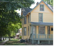 Building Photo - 300 W 14th St