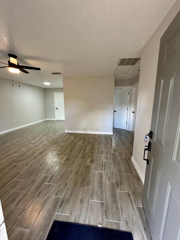 Foto principal - 625 4th Ave N