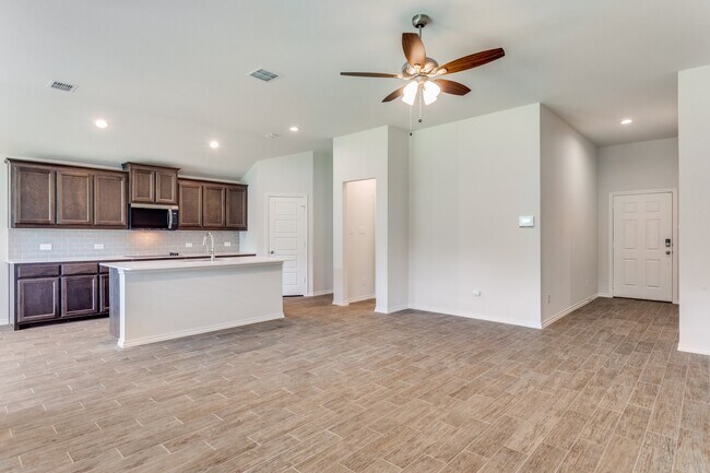 Foto del edificio - 2629 Streamside Dr