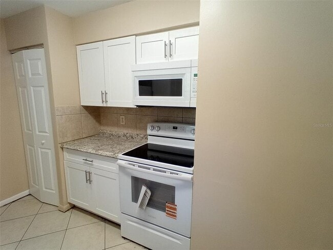 Foto del edificio - 2283 Howland Blvd