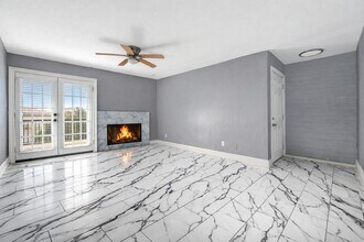 Building Photo - 12500 Sandpiper Dr