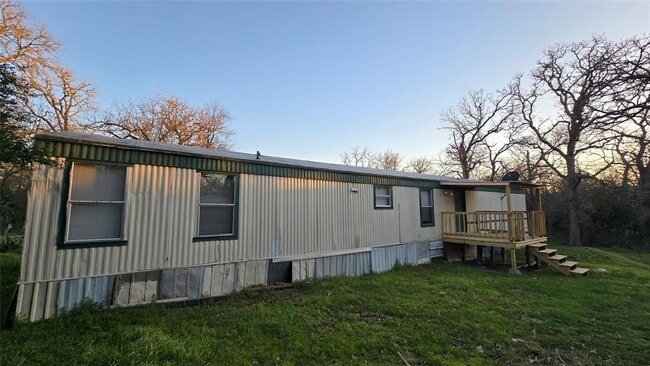 Foto del edificio - 8315 Burleson Manor Rd